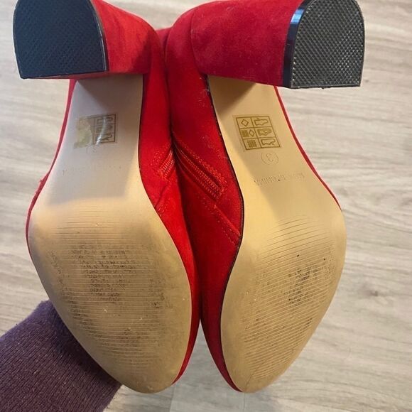 Pretty Little Thing, red suede, side zip, block heel ankle booties size 3 - Picture 8 of 8